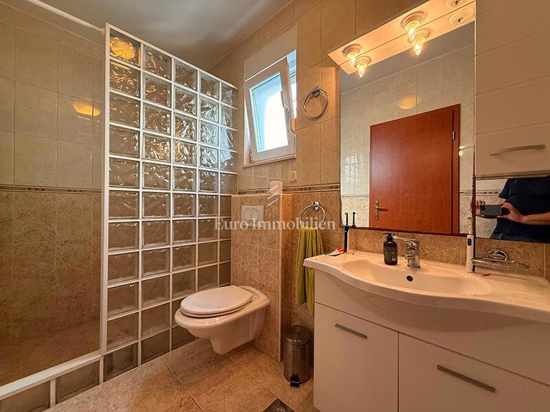 Promajna - appartamento arredato vicino alla spiaggia