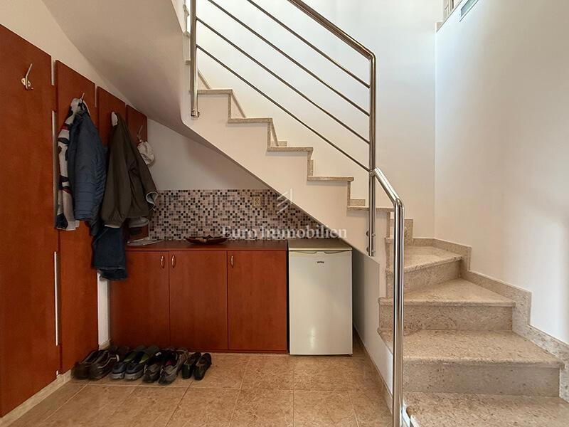 Promajna - appartamento arredato vicino alla spiaggia