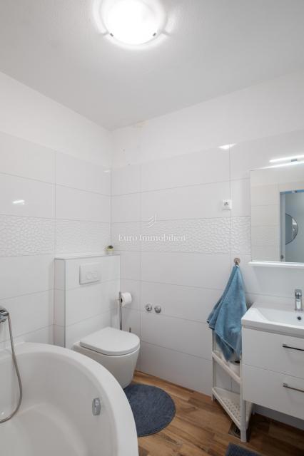 Dintorni di Pola – casa con tre appartamenti, vista mare