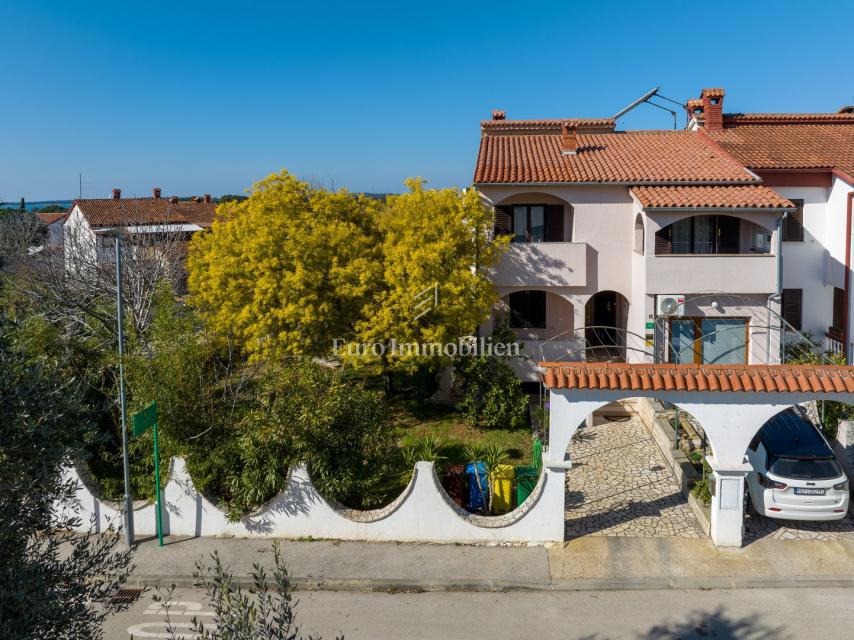 Dintorni di Pola – casa con tre appartamenti, vista mare
