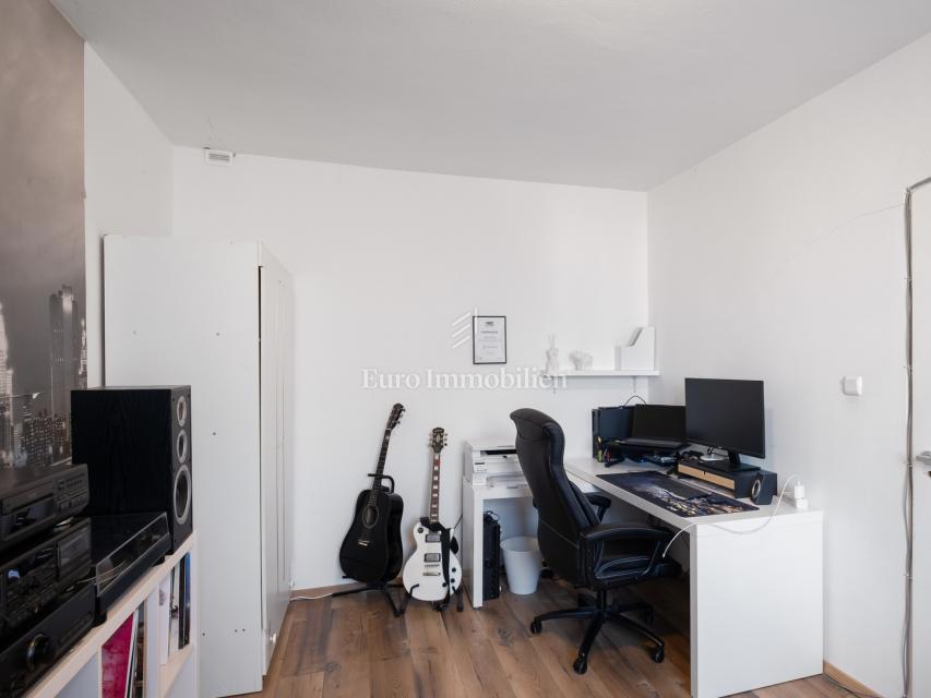 Dintorni di Pola – casa con tre appartamenti, vista mare