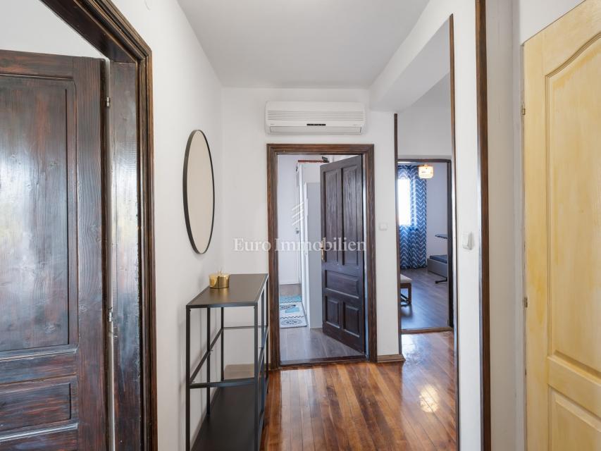 Dintorni di Pola – casa con tre appartamenti, vista mare