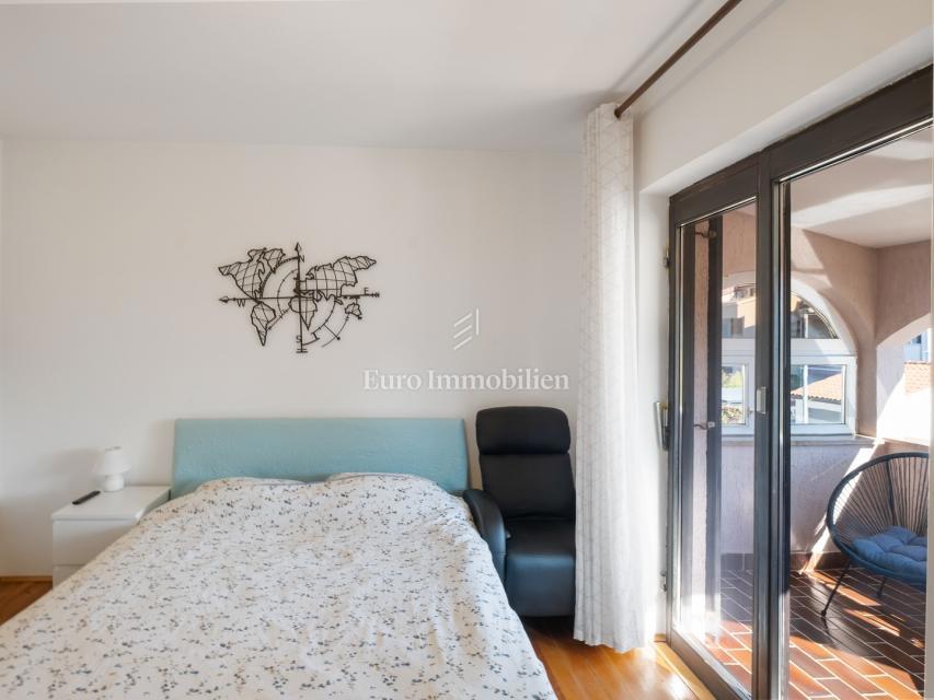 Dintorni di Pola – casa con tre appartamenti, vista mare