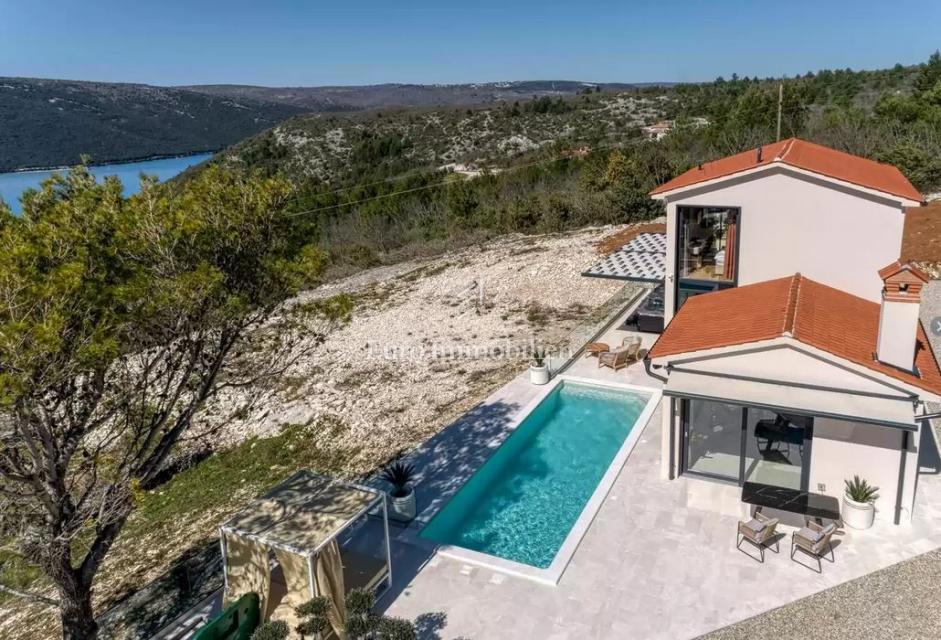 Istria - Villa di lusso con piscina e vista mare aperta