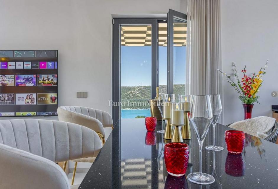 Istria - Villa di lusso con piscina e vista mare aperta