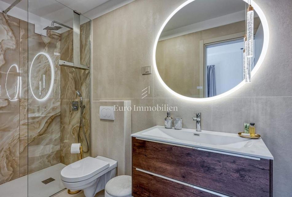 Istria - Villa di lusso con piscina e vista mare aperta