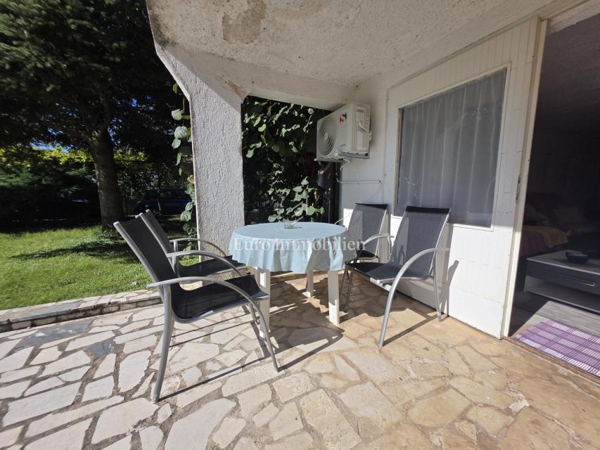 Ampia casa con 3 unità, Ližnjan