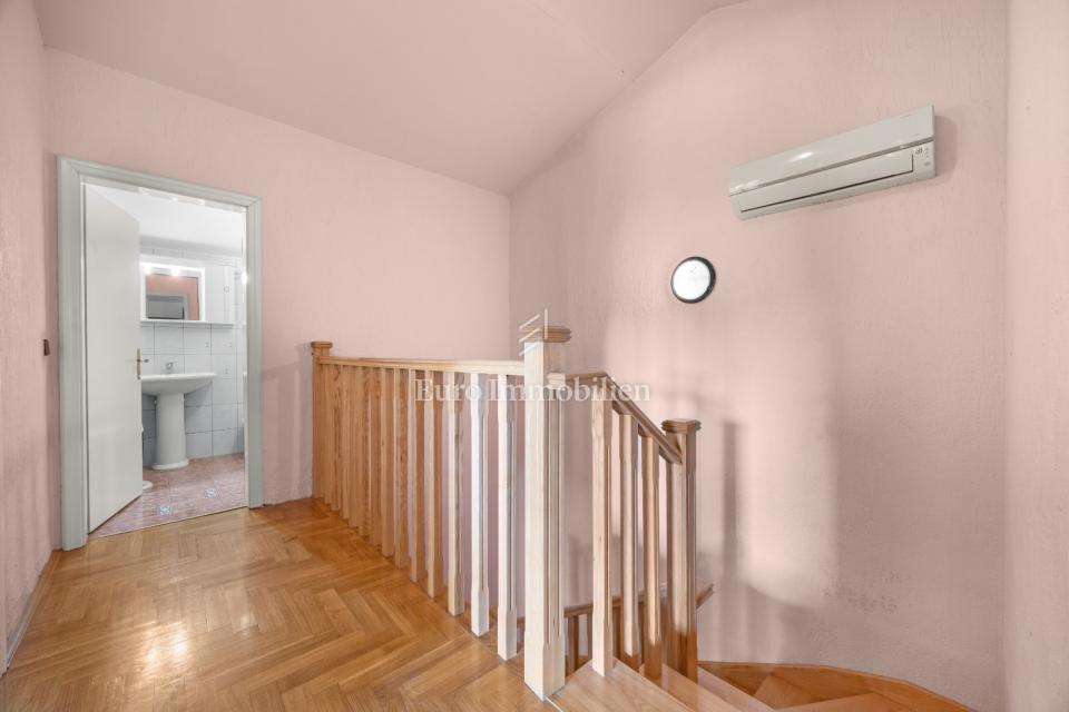 Ampia casa con 3 unità, Ližnjan