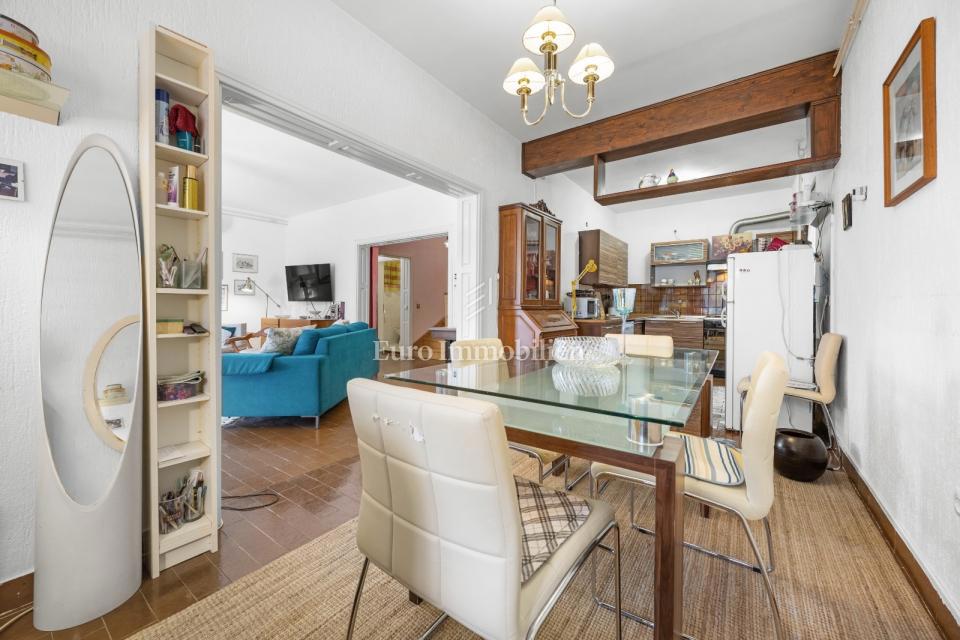 Ampia casa con 3 unità, Ližnjan