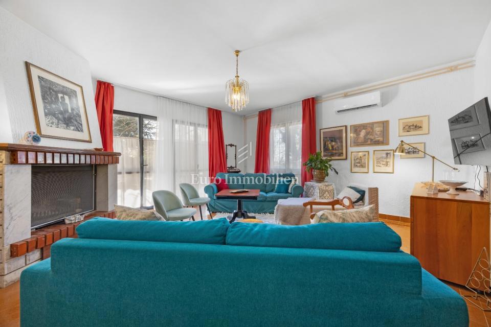 Ampia casa con 3 unità, Ližnjan