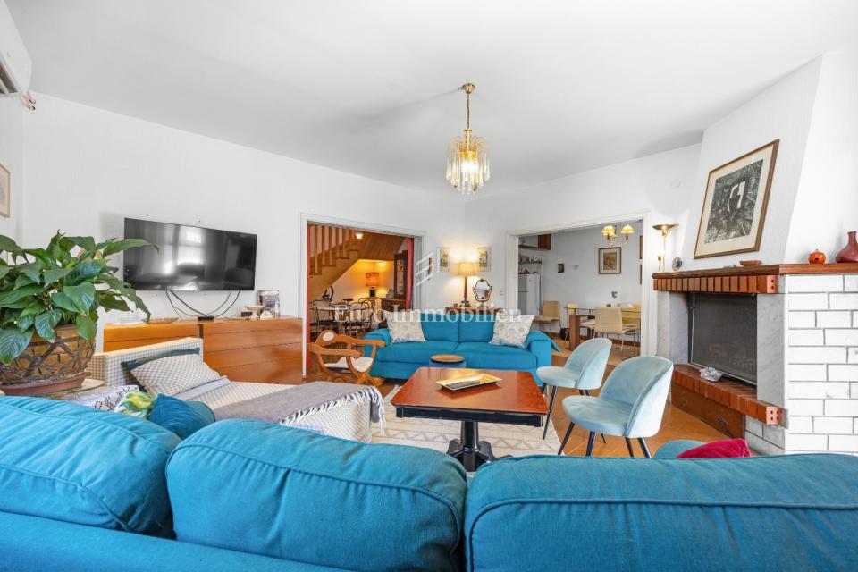 Ampia casa con 3 unità, Ližnjan