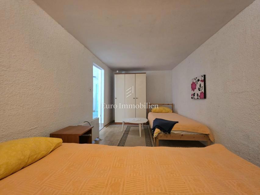 Ampia casa con 3 unità, Ližnjan