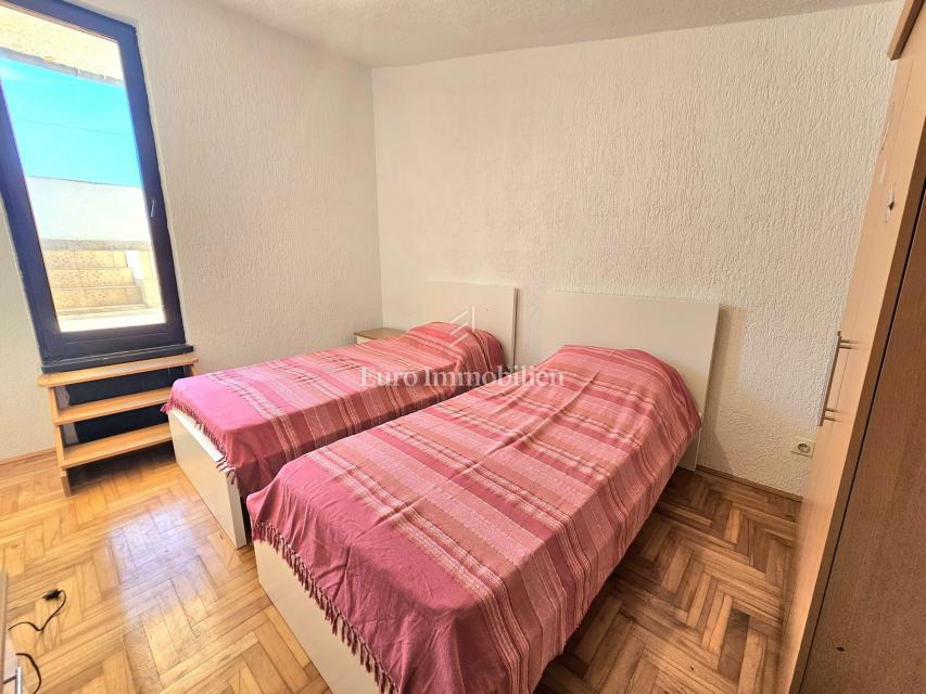 Ampia casa con 3 unità, Ližnjan
