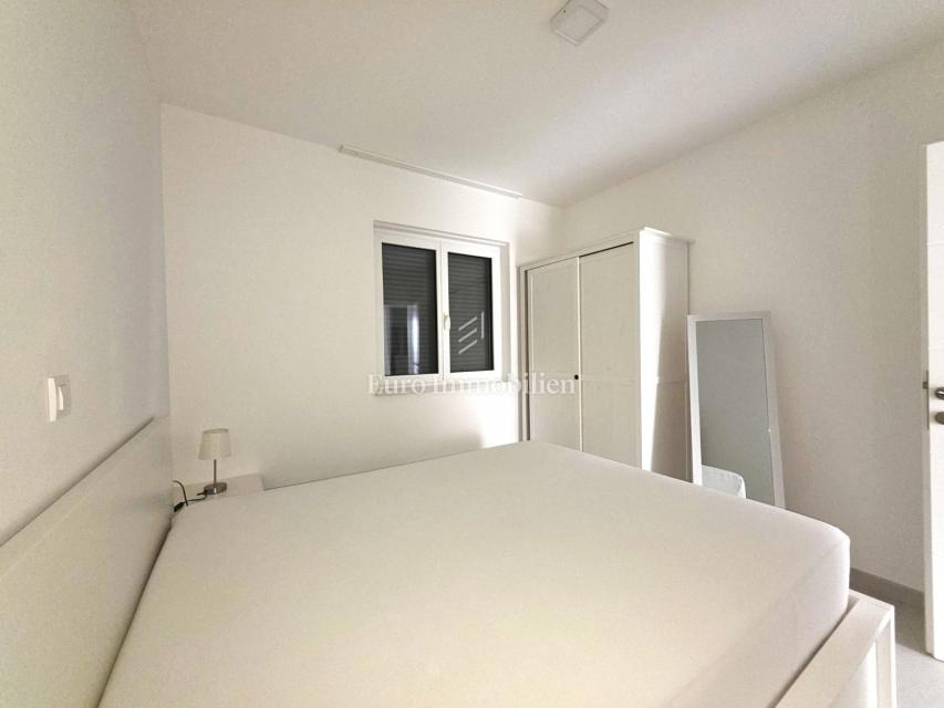 Crikvenica - appartamento con piscina in posizione tranquilla