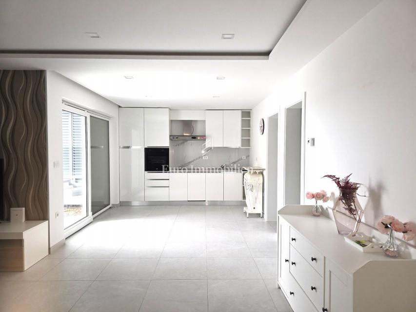 Crikvenica - appartamento con piscina in posizione tranquilla