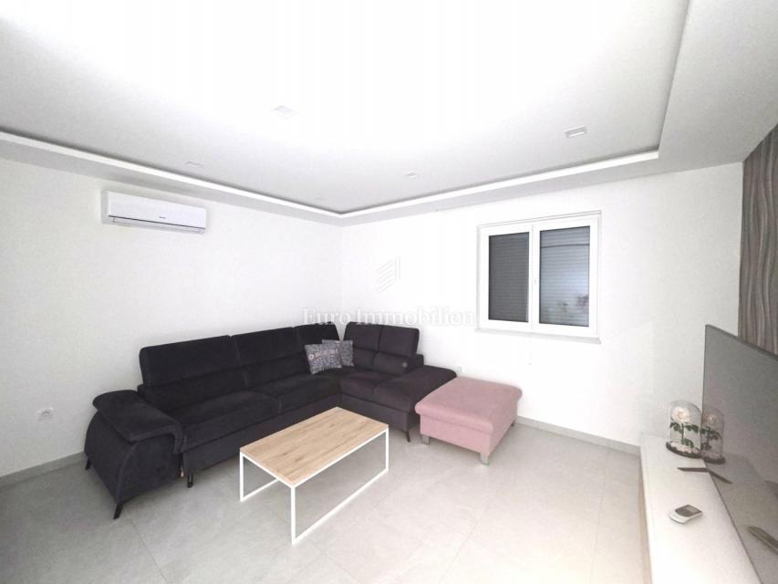 Crikvenica - appartamento con piscina in posizione tranquilla