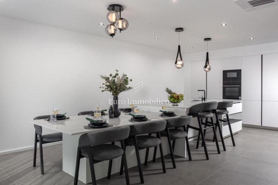 Crikvenica - Villa moderna con piscina e vista mare