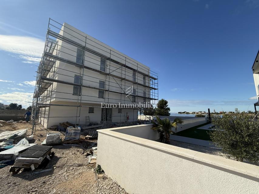 Privlaka - appartamenti con vista mare, a 100 m dal mare