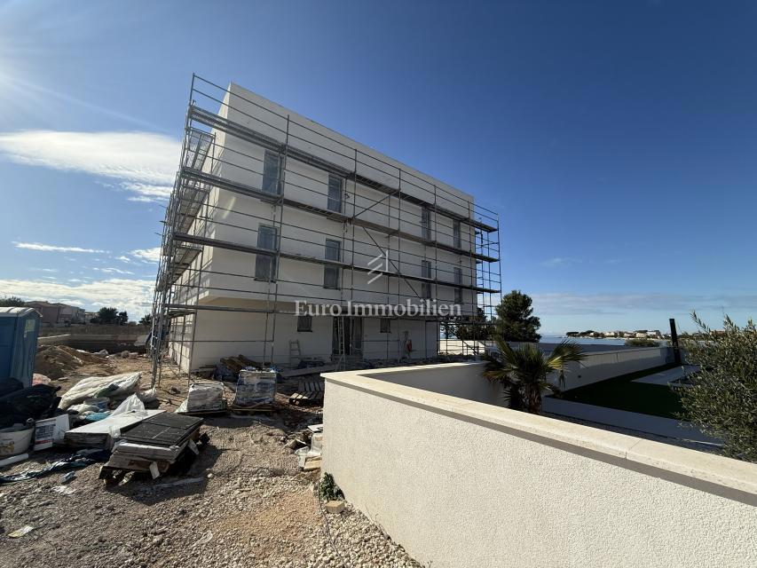 Privlaka - appartamenti con vista mare, a 100 m dal mare