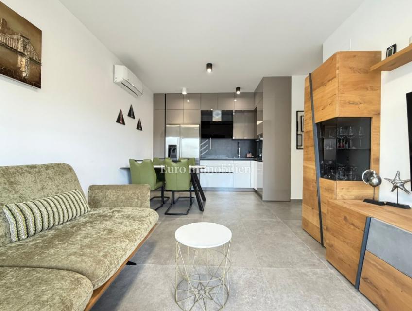 Novalja - appartamento con giardino vicino alla spiaggia