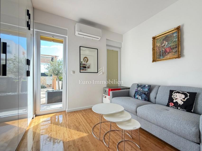 Novalja - appartamento con giardino vicino alla spiaggia