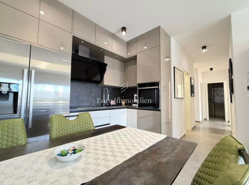 Novalja - appartamento con giardino vicino alla spiaggia