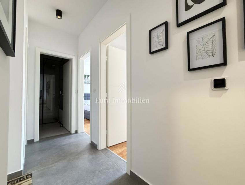 Novalja - appartamento con giardino vicino alla spiaggia