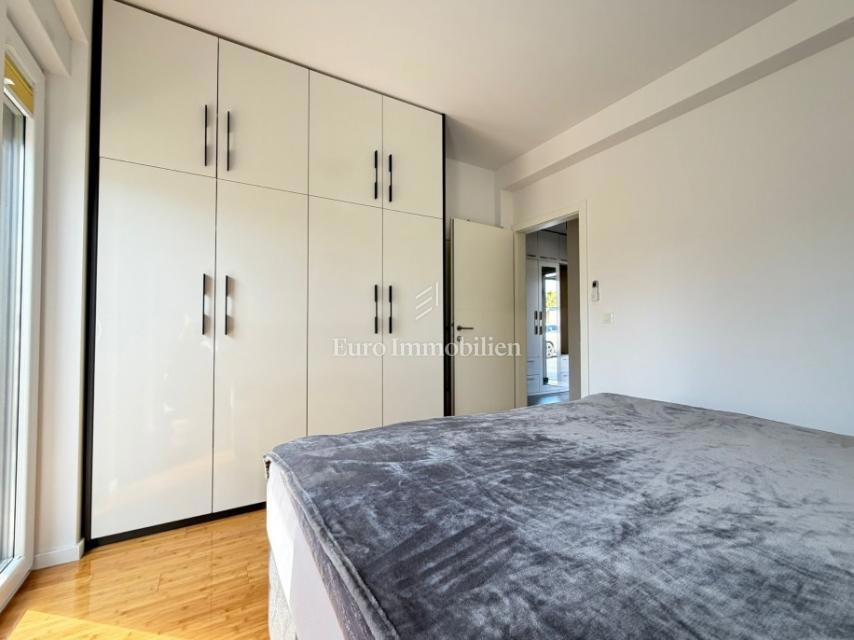 Novalja - appartamento con giardino vicino alla spiaggia