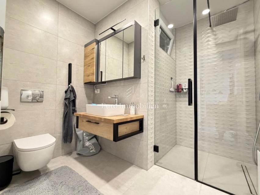 Novalja - appartamento con giardino vicino alla spiaggia