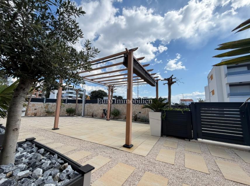 Novalja - appartamento con giardino vicino alla spiaggia