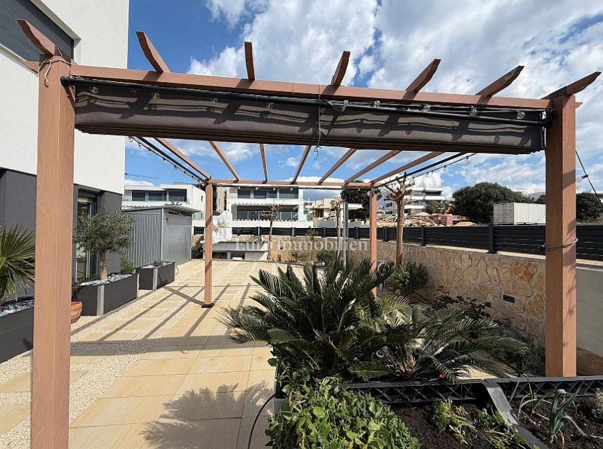 Novalja - appartamento con giardino vicino alla spiaggia