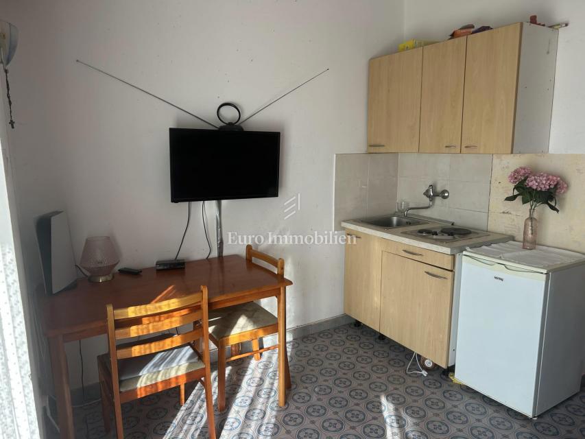 Crikvenica, casa d’investimento con 5 unità e vista mare aperta