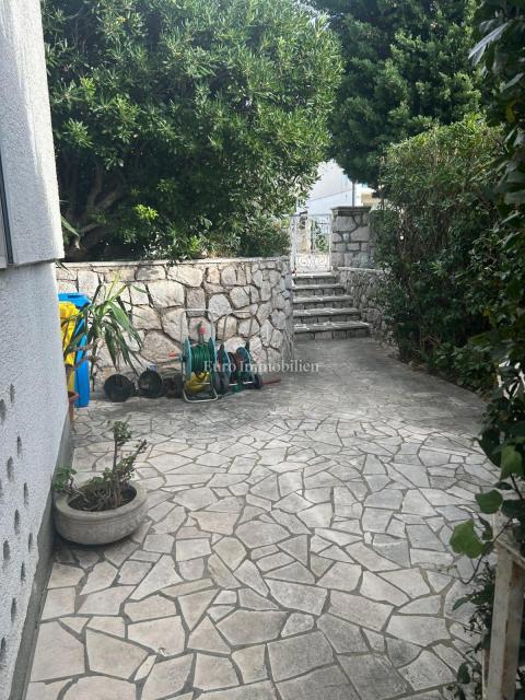 Crikvenica, casa d’investimento con 5 unità e vista mare aperta