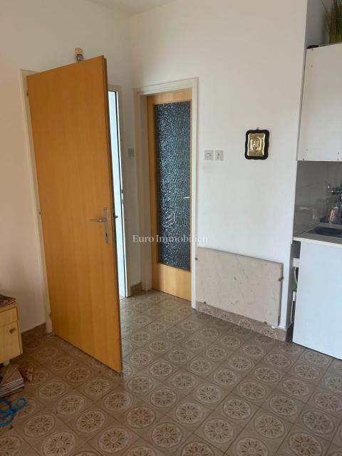 Crikvenica, casa d’investimento con 5 unità e vista mare aperta