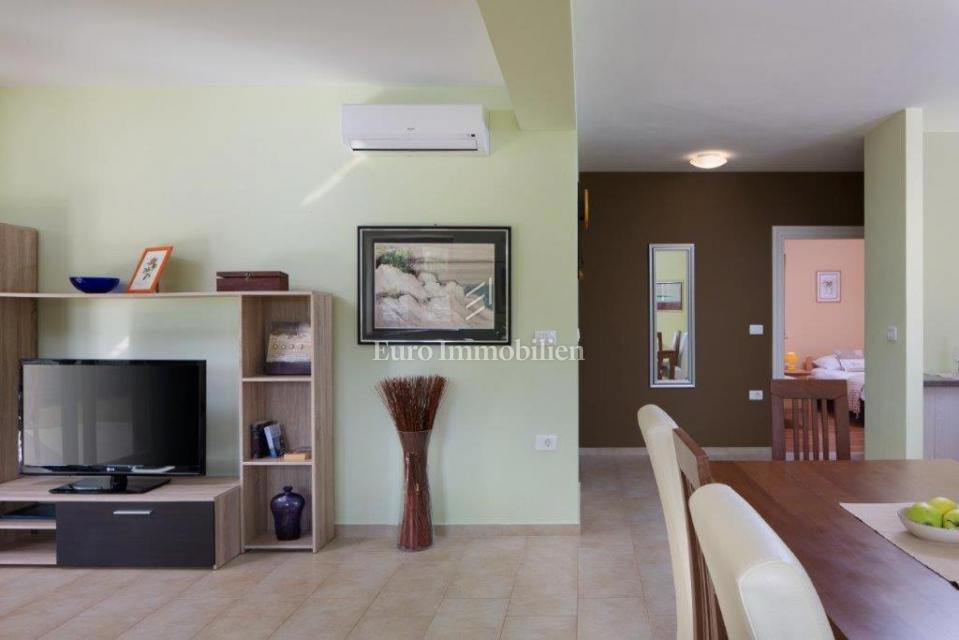 Dintorni di Albona: una casa con piscina, posizione tranquilla