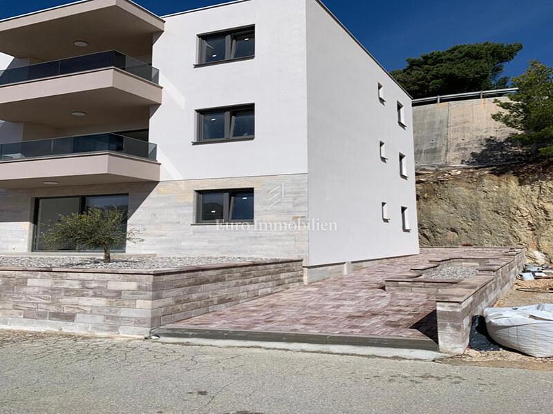 New construction with a beautiful view of the sea, Baška Voda