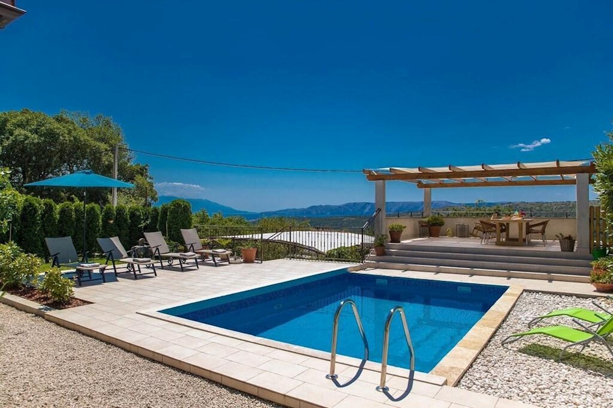 Family house with sea view, Bribir