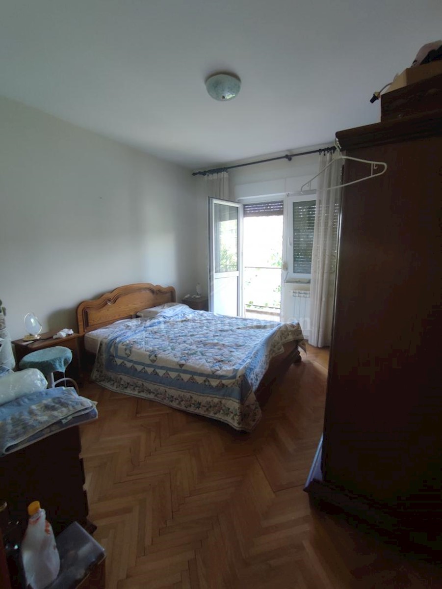 Rijeka, wider center, house with two apartments and garage, quiet location