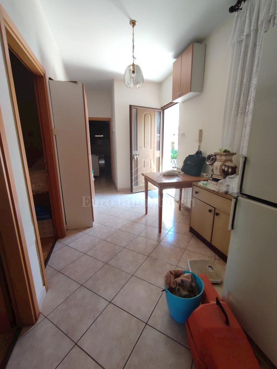 Rijeka, wider center, house with two apartments and garage, quiet location