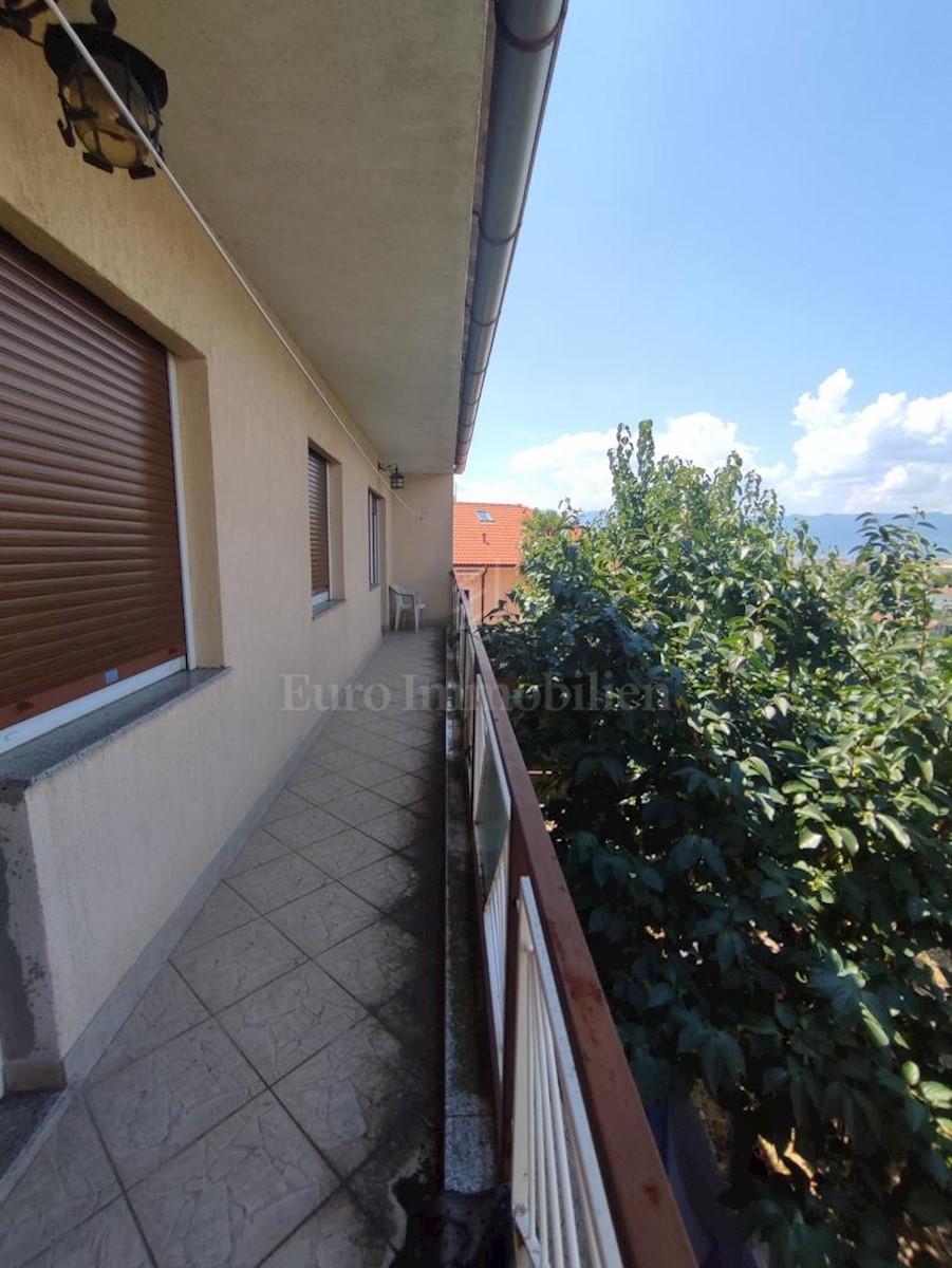 Rijeka, wider center, house with two apartments and garage, quiet location