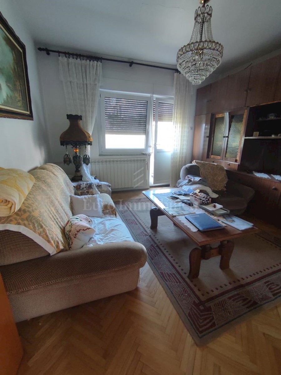 Rijeka, wider center, house with two apartments and garage, quiet location