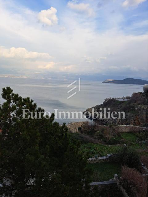 Semi-detached stone house for renovation, Vrbnik - island of Krk