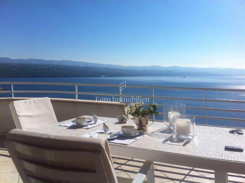 Opatija, apartment with a beautiful sea view