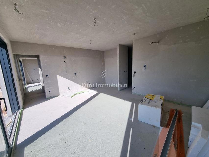 New construction, apartment on the first floor, near Poreč