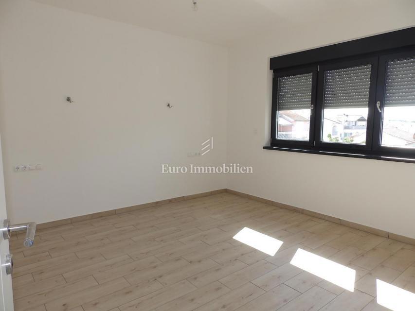 Vodice - lussuoso penthouse con terrazza sul tetto