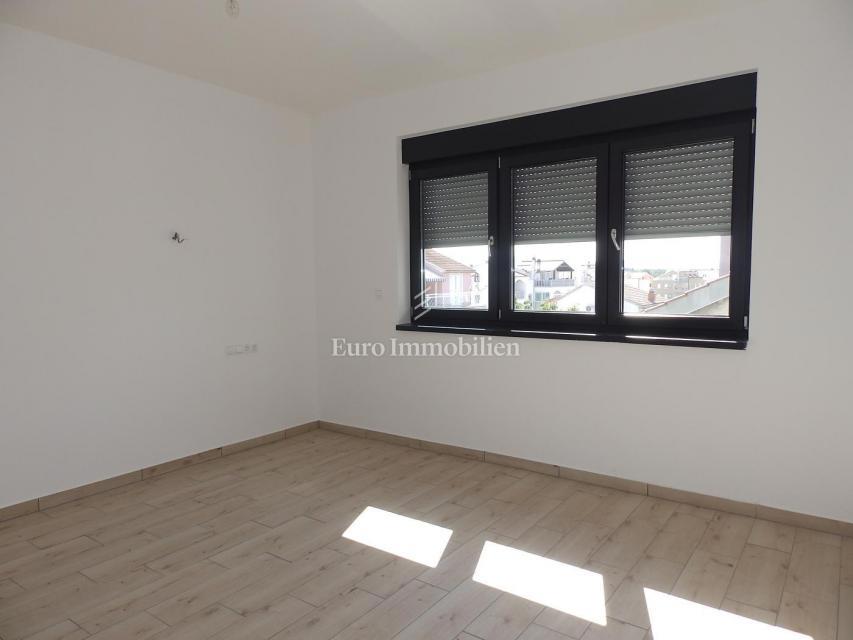 Vodice - lussuoso penthouse con terrazza sul tetto