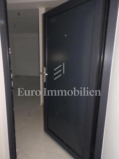 Vodice - lussuoso penthouse con terrazza sul tetto