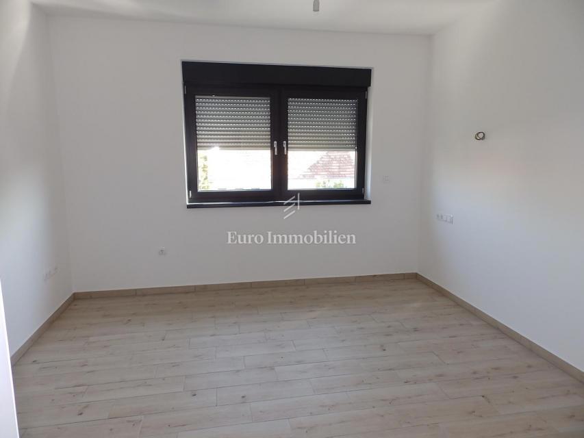 Vodice - lussuoso penthouse con terrazza sul tetto