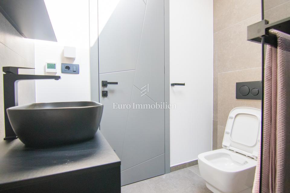 Nuova casa moderna - dintorni della citta di Krk