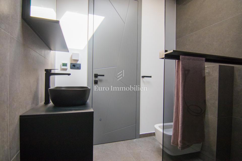 Nuova casa moderna - dintorni della citta di Krk